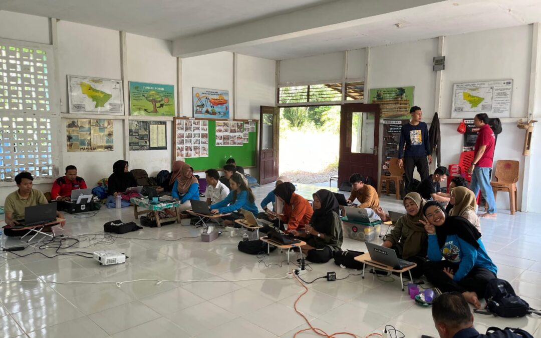 Pelatihan Pengelolaan Website LPHD di Desa Nanga Betung